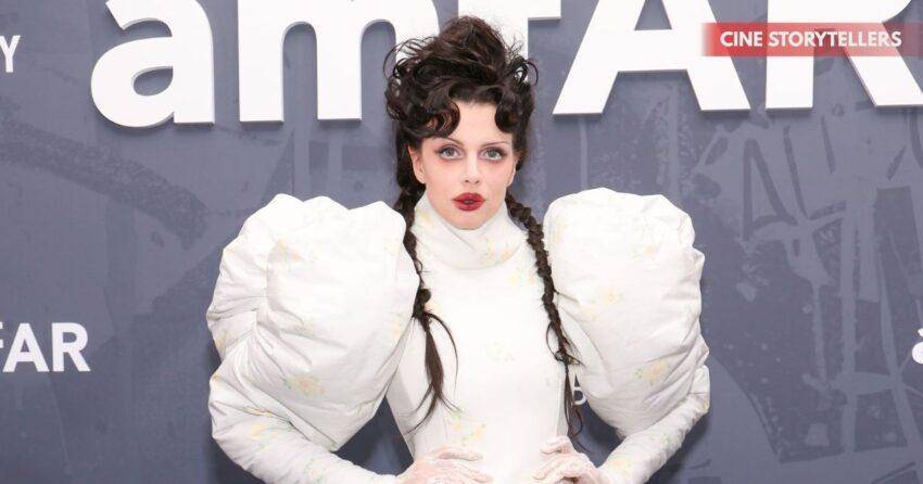 Julia Fox Chops Off All of Her Hair: Her Stunning New Hair Transformation